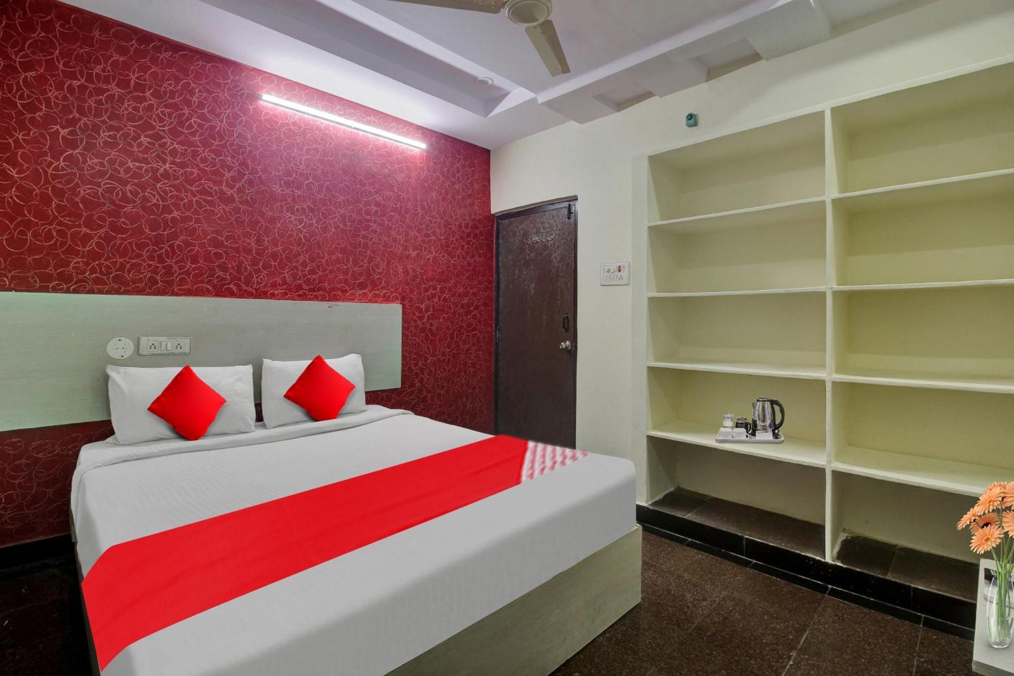 Hotel O Lavish Stay Sururnagar ภายนอก รูปภาพ